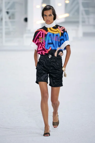 Look 30
